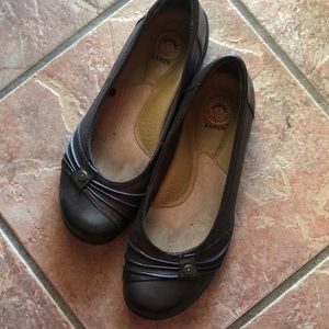 Earth leather flats size 7.5